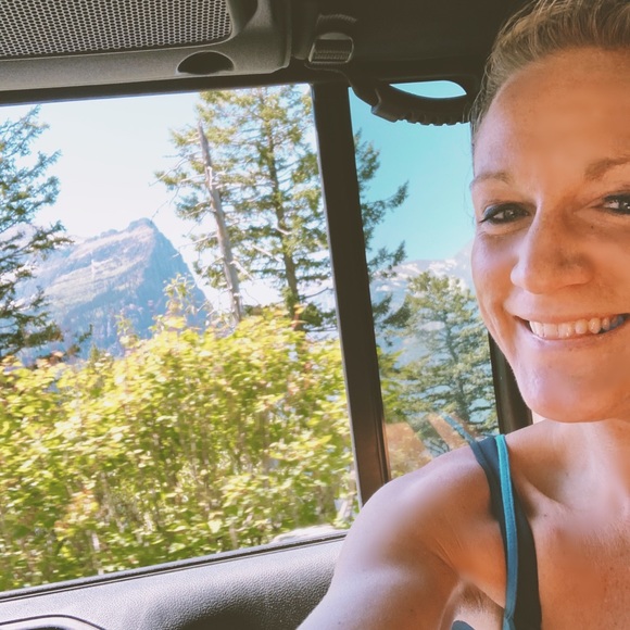 Meet your Posher, Kelli - Picture 2 of 8